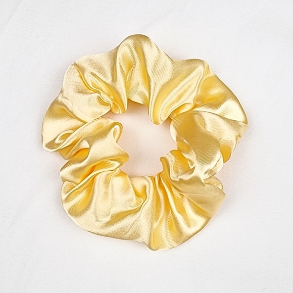 4 FOR $16 🔥Satin Scrunchie Hair Tie - Picture 5 of 5
